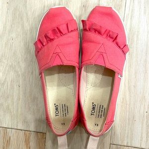 Girls coral size 3 Tom’s